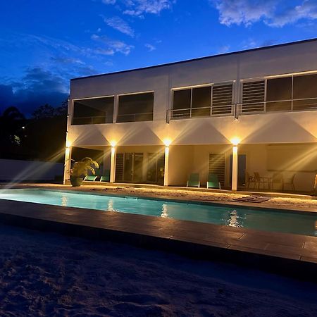 Pension Irivai Appartement Puatou 1 Chambre Bord De Mer 우투로아 외부 사진